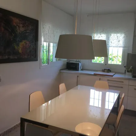 Mimosa Villa *
