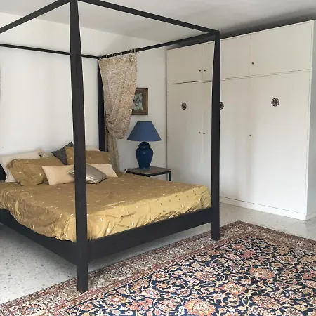 Mimosa Villa *